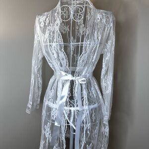Elegant White Lace Robe